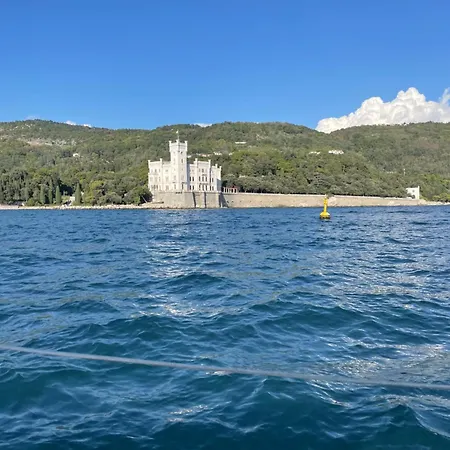 Trieste Art Loft Guest house *
